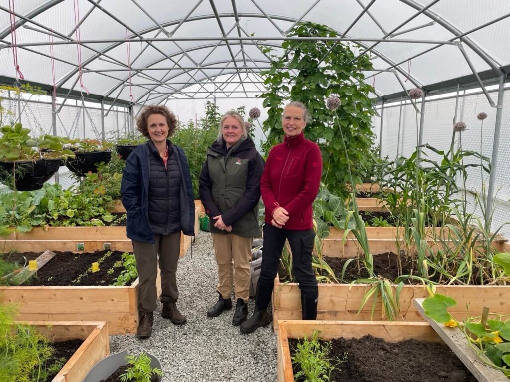 Bonnie Brae Croft, SRPID visit June 25 - viewing Kederhouse